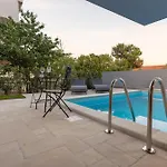 Luxury Adria דירה